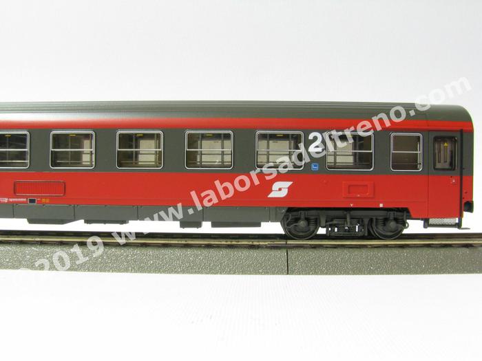 Rivarossi - HR4147 Carrozza corbellini a 2 assi di 3a cl. FS, livrea