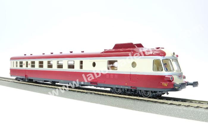 ROCO RAME RGP autorail + remorque - version rouge ex-TEE macaron SNCF