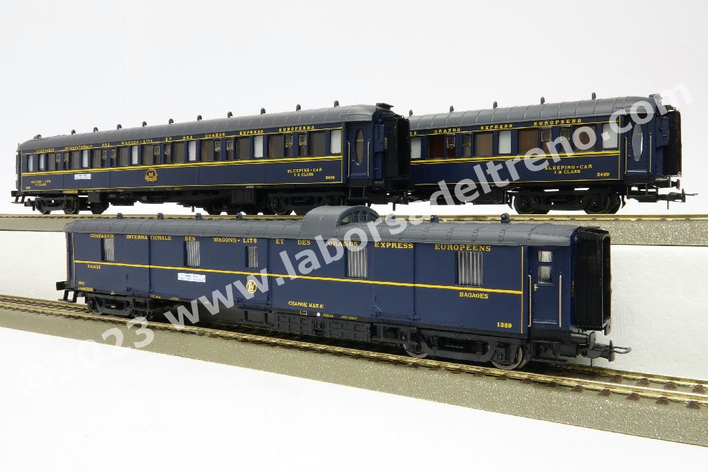 Fourgon à bogies CIWL n°25140, livrée bleue | Trains de rêve