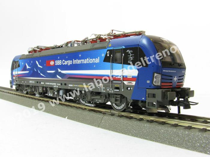 Roco Locomotiva Elettrica Sbb Hupac Br 193 492 Rhein Livrea Sbb Cargo International Night Con Musi Blu Epoca Vi