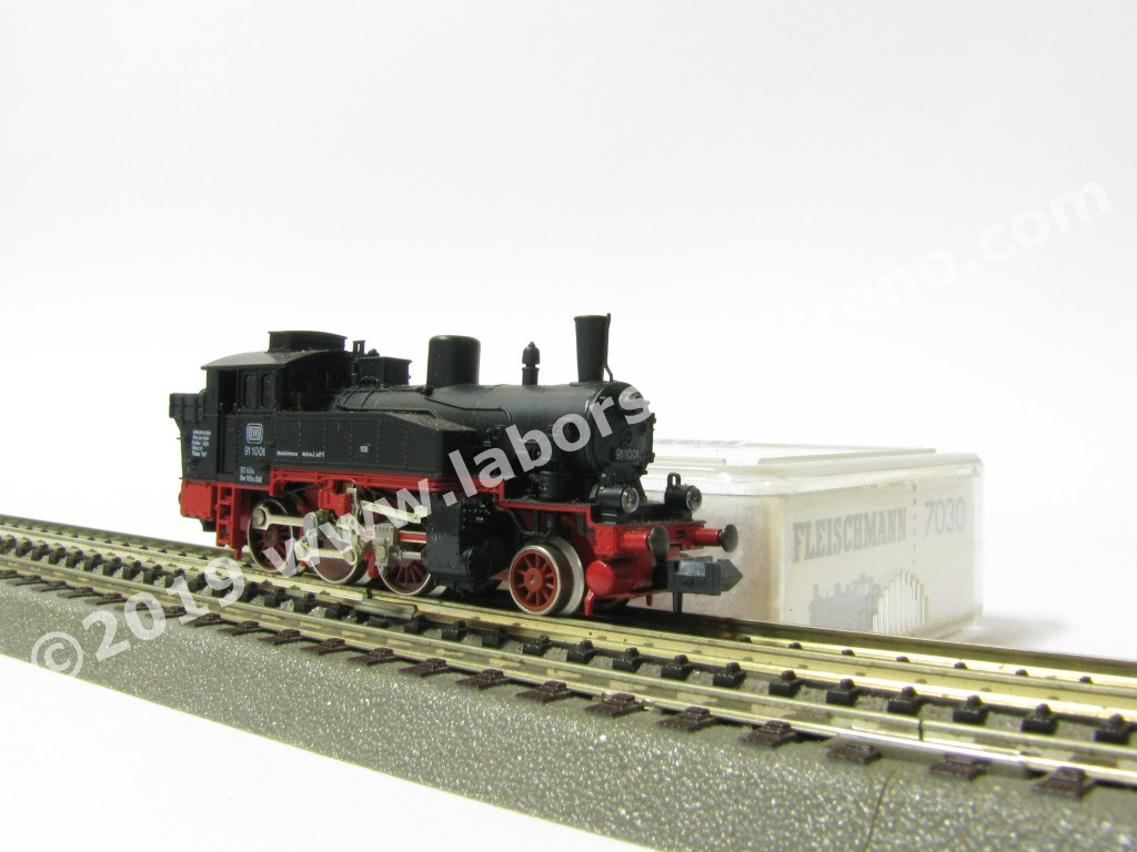 Locotender Diesel Fleischmann N° 1380 F - HO - Époque 3 - DB - Locomotive Verte Métal - Occasion