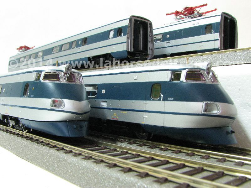 Rivarossi HRS2513 Elettrotreno ETR 401 delle FS, livrea argento/blu