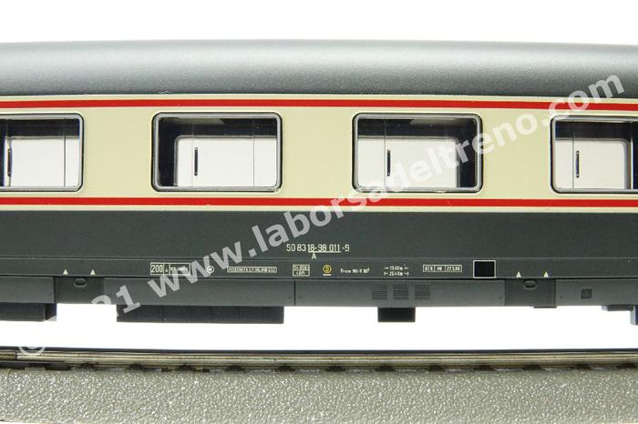 ROCO voiture voyageurs 1ière classe GRAN CONFORT Bandiera FS 45631