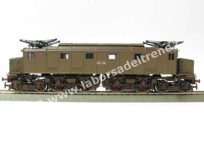 RIVAROSSI Rame 7 caisses + loco double EMD8 ep III Illinois Central US