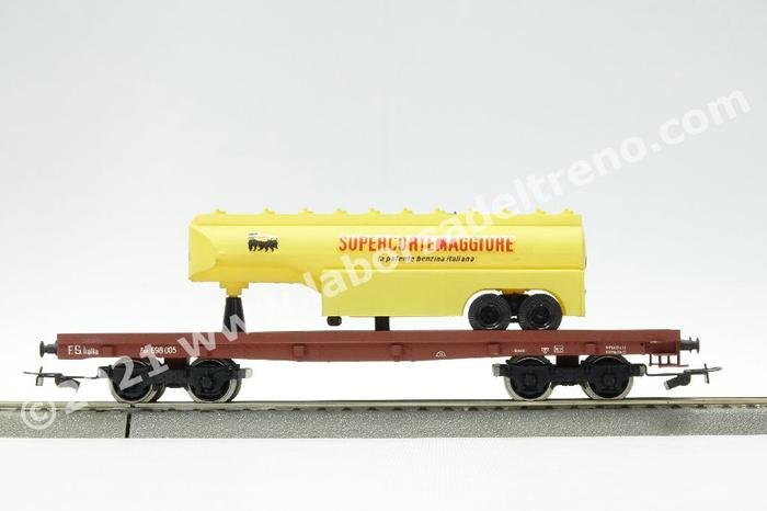 Wagon Plat Rivarossi Pocher à Bogies Poz 698 005 + Remorque AGIP - HO 1/87