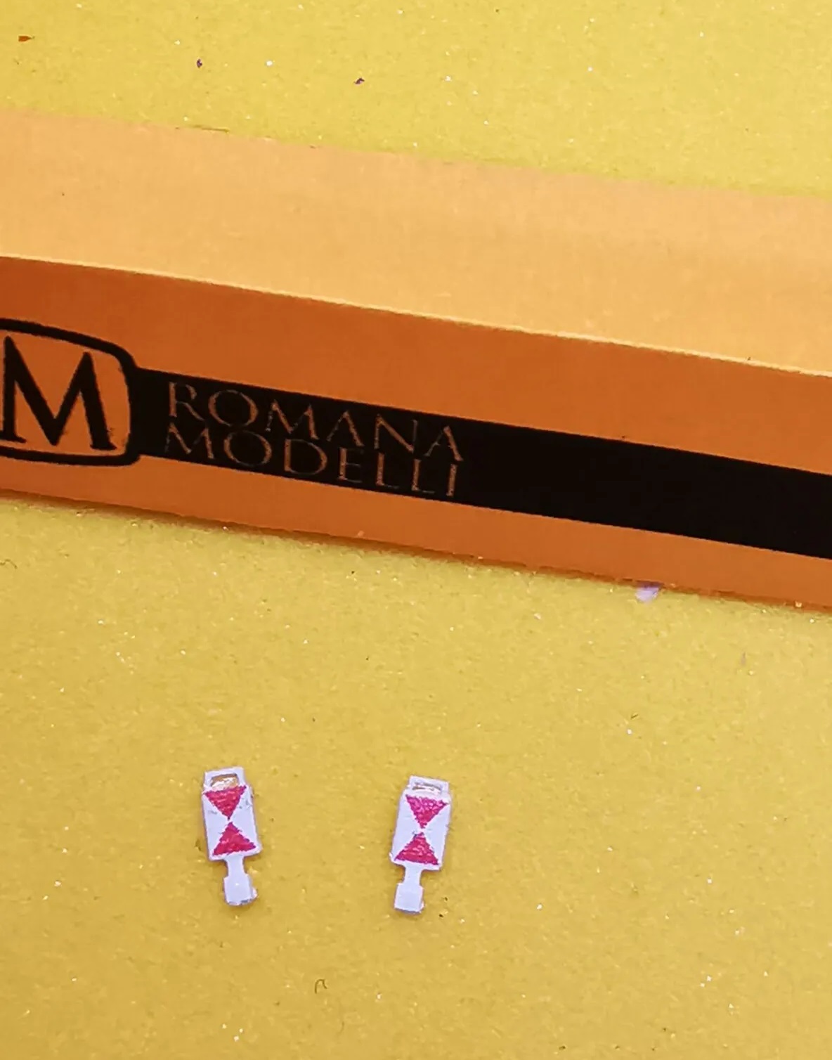 Romana modelli - 50129 Tabella di Coda Moderna in uso nelle FS DB OBB ...