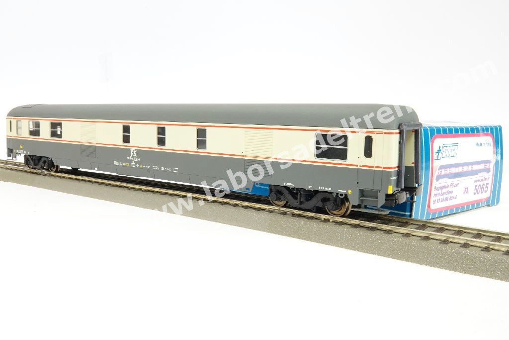 Roco Voiture Voyageurs 1ère Classe GRAN CONFORT – FS Bandiera 45631, échelle HO, Neuf