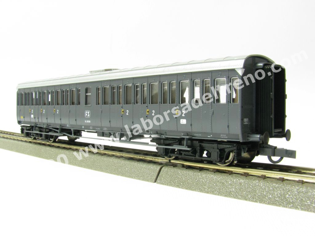 Rivarossi - 12536 carrozza passeggeri a carrelli FS, tipo Bz 31077, 2a