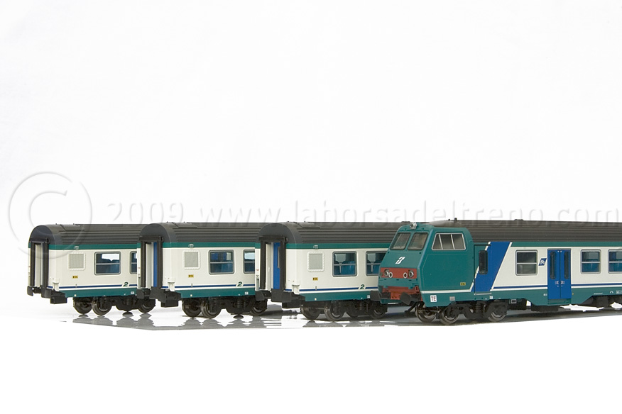 Vitrains - PIV83106 Carrozza passeggeri di 2° classe FS tipo MDVC