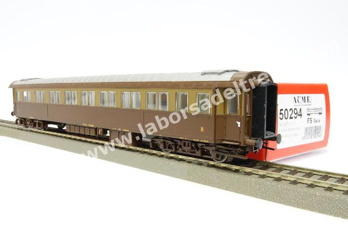ACME voiture voyageurs 1ière classe type 46 castano FS 16221 NEUF et ACME voiture voyageurs 1ière classe type 46 castano FS 16221 NEUF et